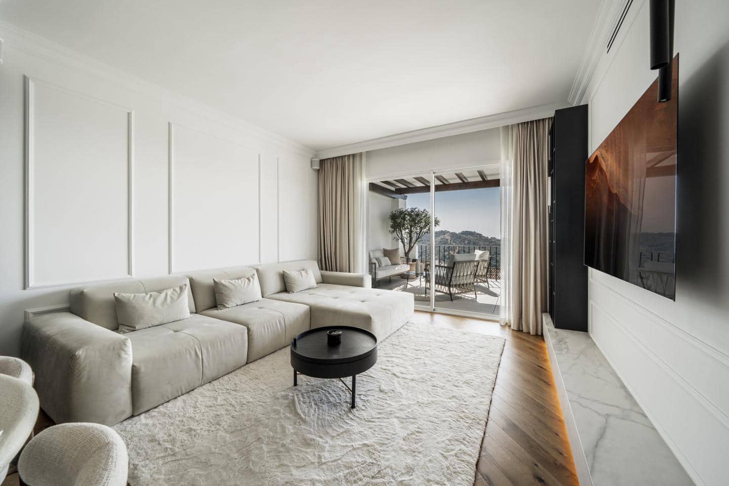 Piso de 3 habitaciones en Benahavís en venta con piscina garaje - 950.000 € (Ref: 9676406)