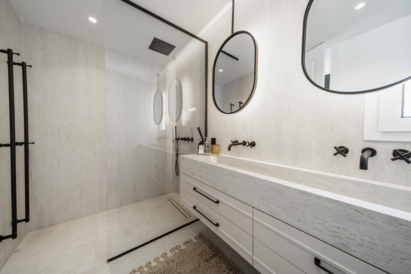 Piso de 3 habitaciones en Benahavís en venta con piscina garaje - 950.000 € (Ref: 9676406)