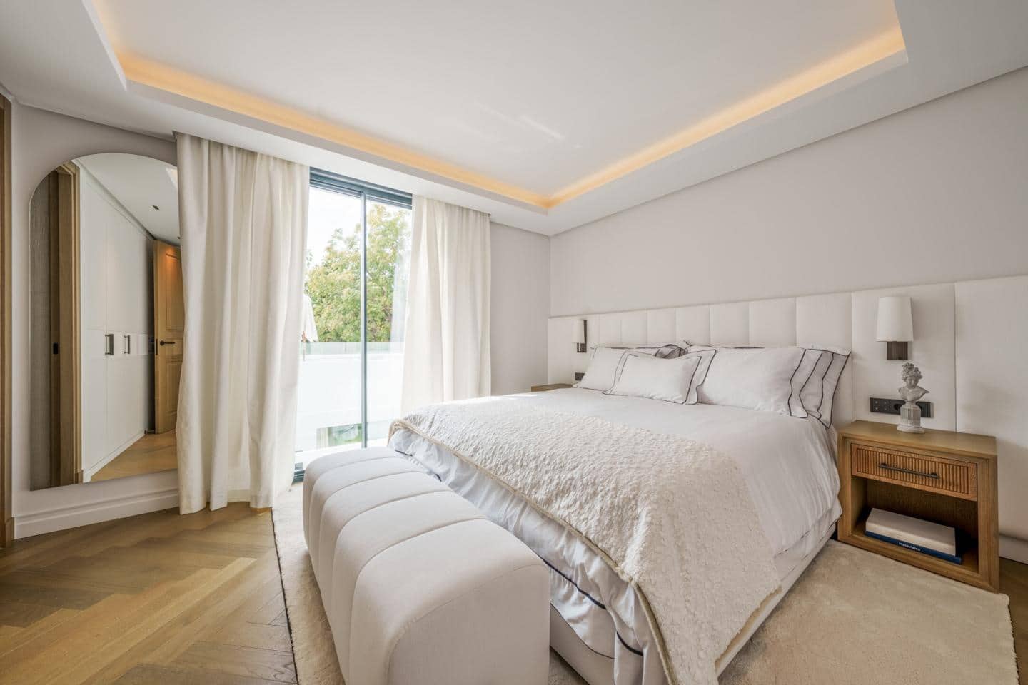 Chalet de 5 habitaciones en Marbella en venta con piscina garaje - 8.300.000 € (Ref: 9687452)