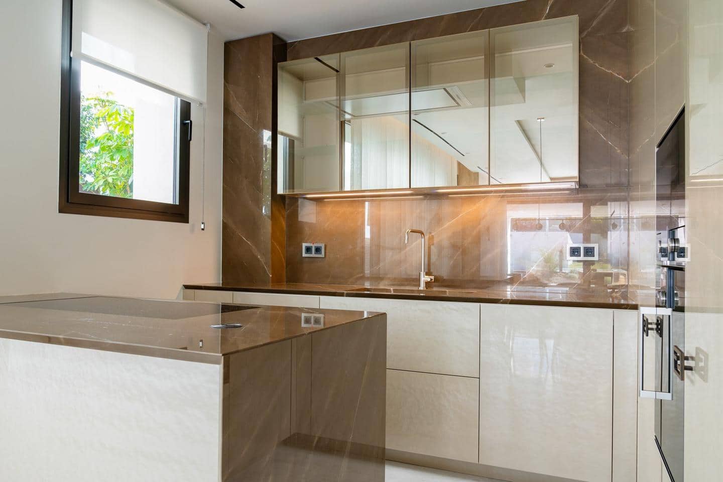 4 Zimmer Wohnung zu verkaufen in Marbella mit Pool Garage - 4.500.000 € (Ref: 9696853)