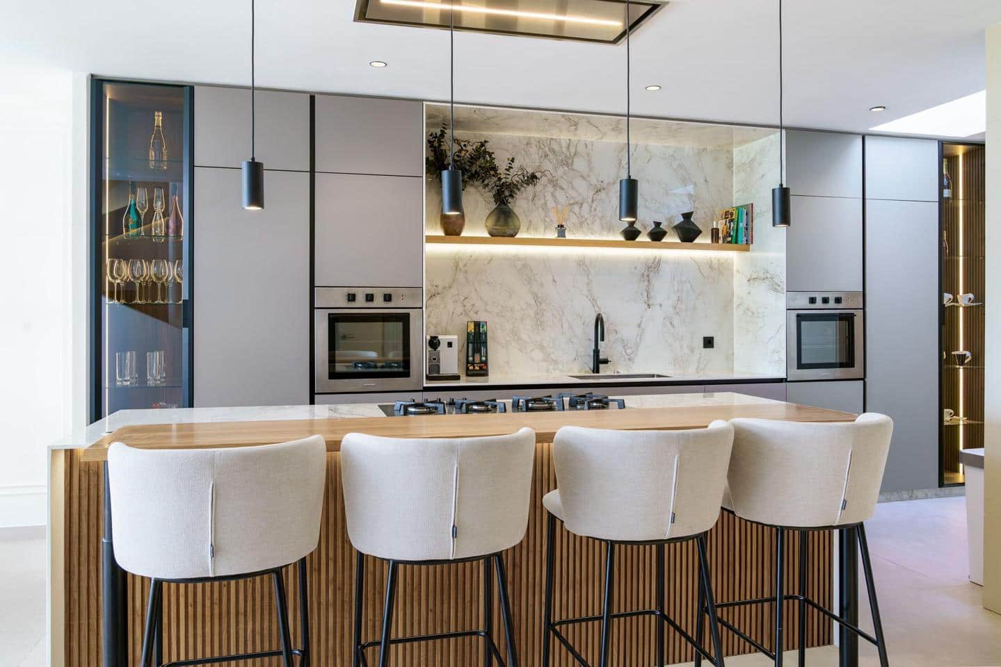 4 bedroom Flat for sale in Artola with pool garage - € 1,495,000 (Ref: 9696854)