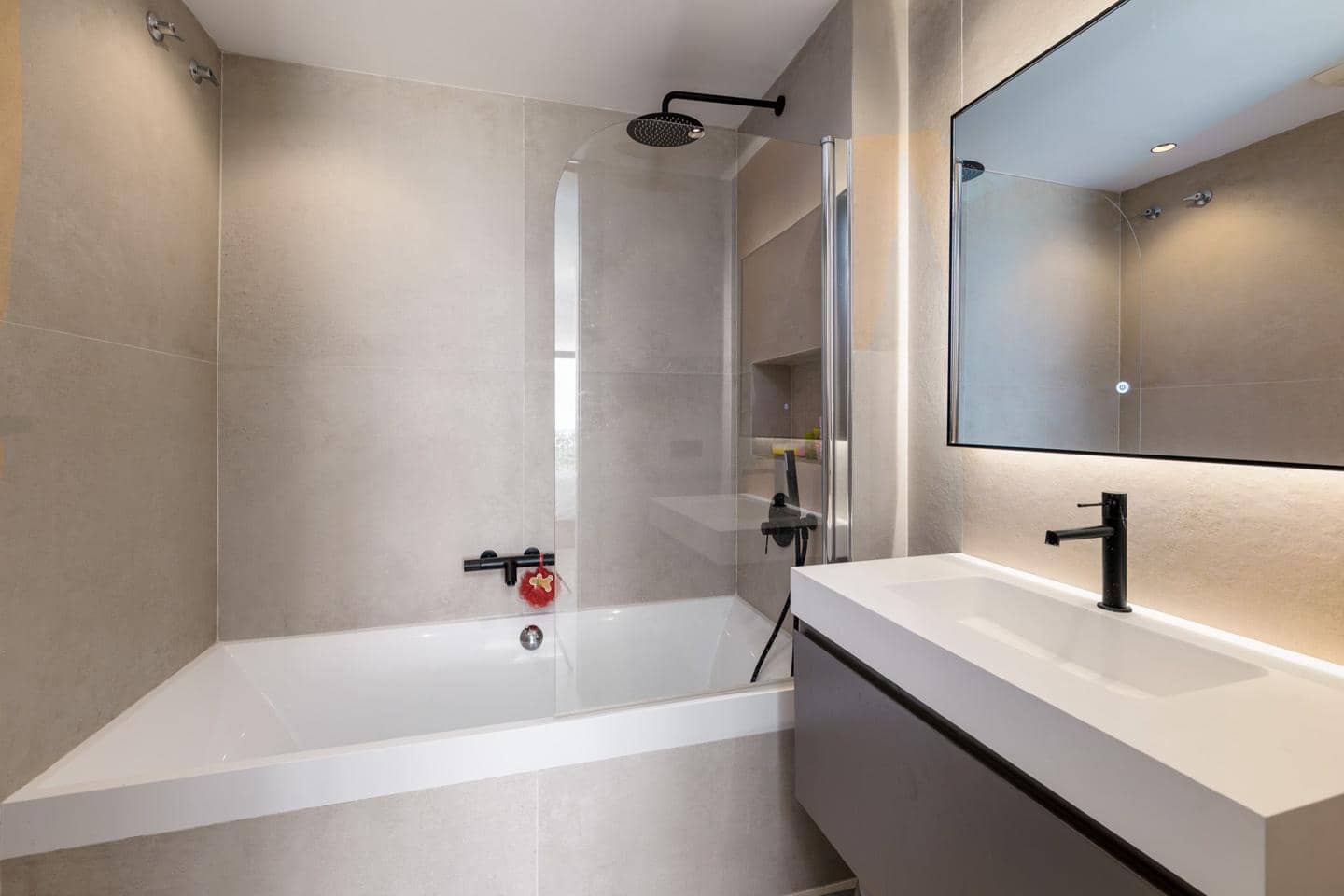 4 bedroom Flat for sale in Artola with pool garage - € 1,495,000 (Ref: 9696854)