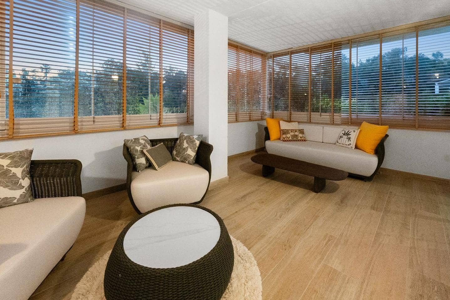 3 bedroom Flat for sale in Marbella with garage - € 1,590,000 (Ref: 9697730)