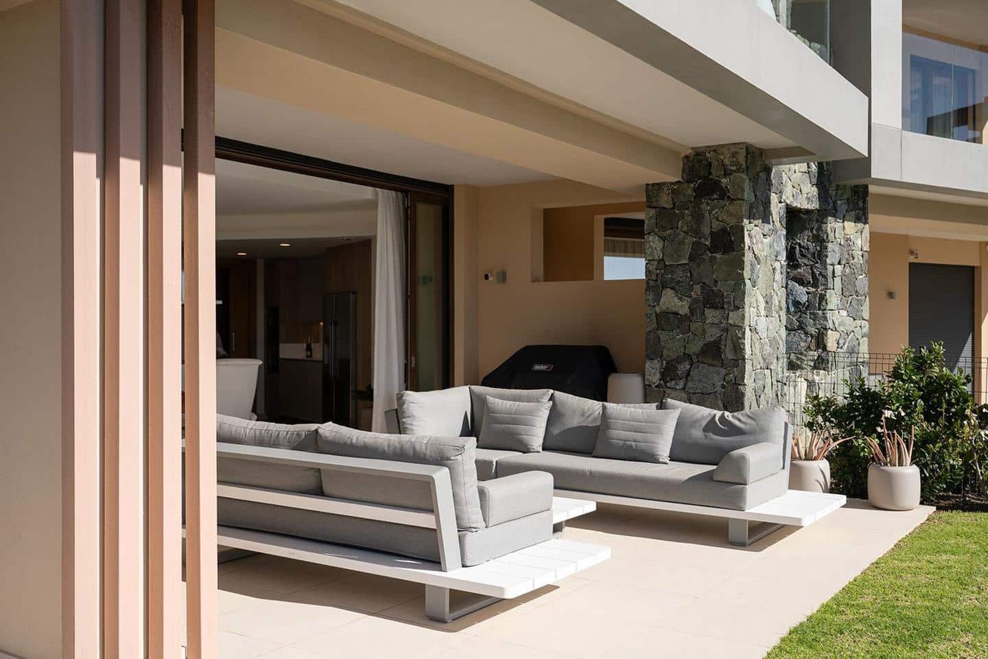 3 quarto Apartamento para venda em Benahavis com piscina garagem - 1 290 000 € (Ref: 9697732)