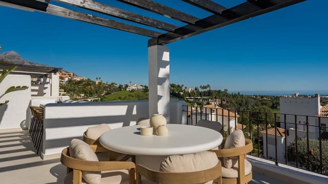 3 bedroom Flat for sale in Los Naranjos, Marbella with pool garage - € 1,695,000 (Ref: 9697733)