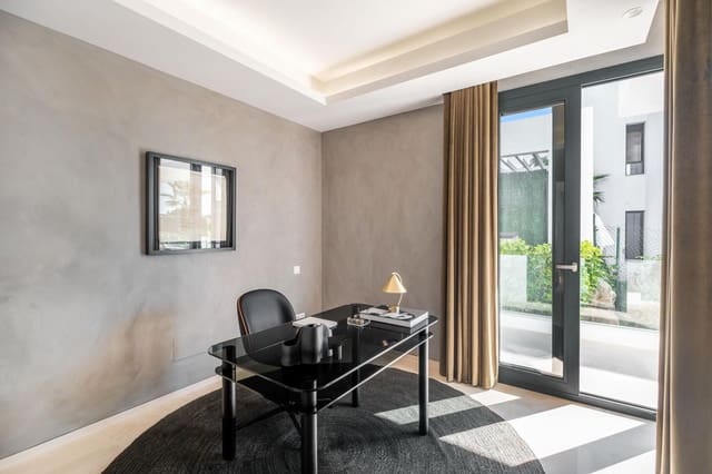 6 chambre Villa/Maison à vendre à El Paraiso, Estepona avec piscine garage - 2 995 000 € (Ref: 9697805)