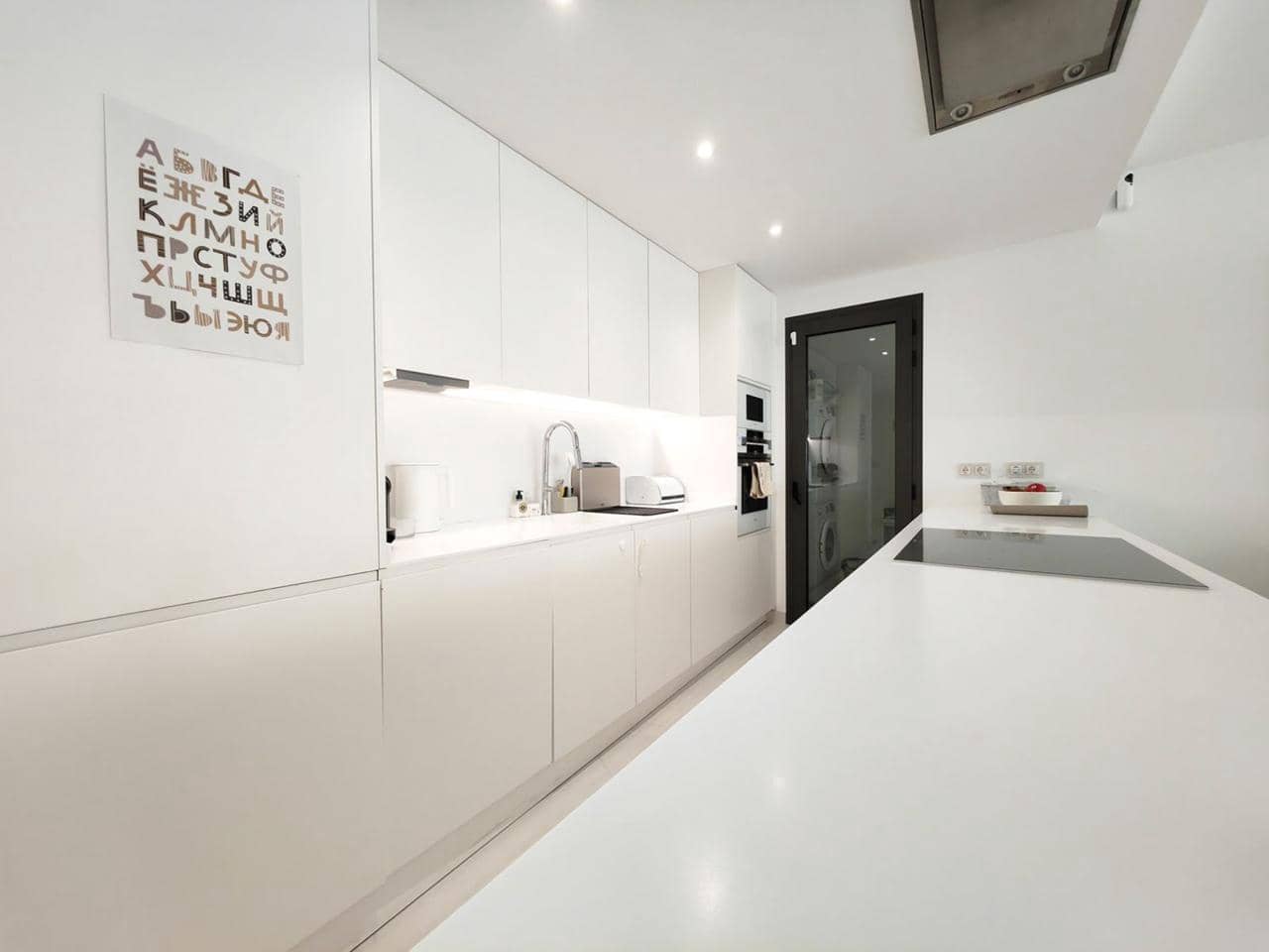 3 bedroom Flat for sale in Estepona with pool garage - € 799,000 (Ref: 9706104)