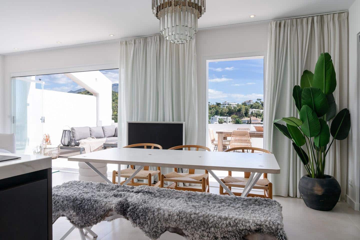 3 bedroom Flat for sale in Benahavis with pool garage - € 1,195,000 (Ref: 9706151)