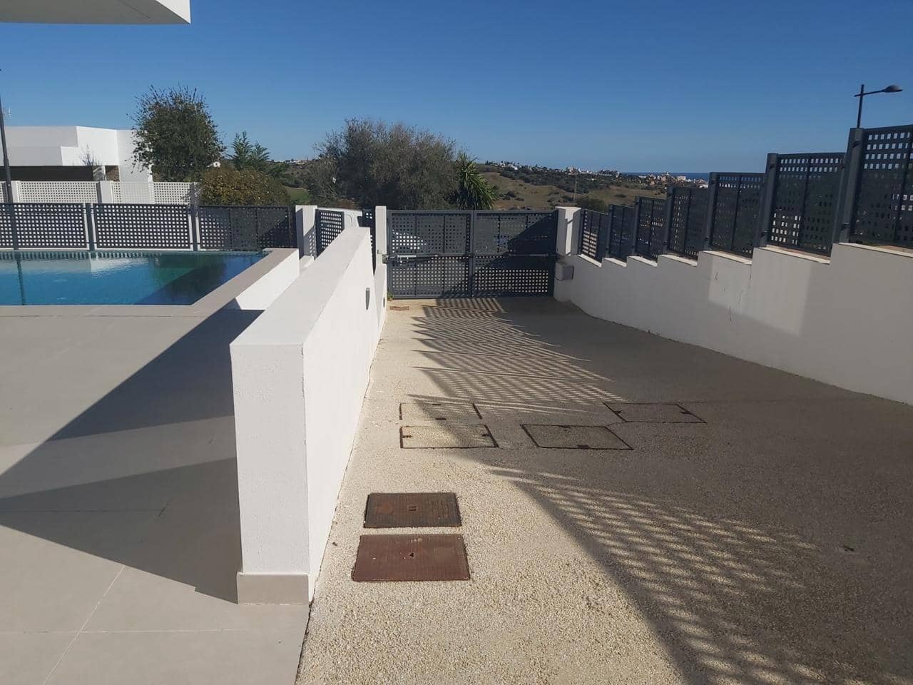 4 Zimmer Villa zu verkaufen in Estepona mit Pool Garage - 1.440.000 € (Ref: 9716572)