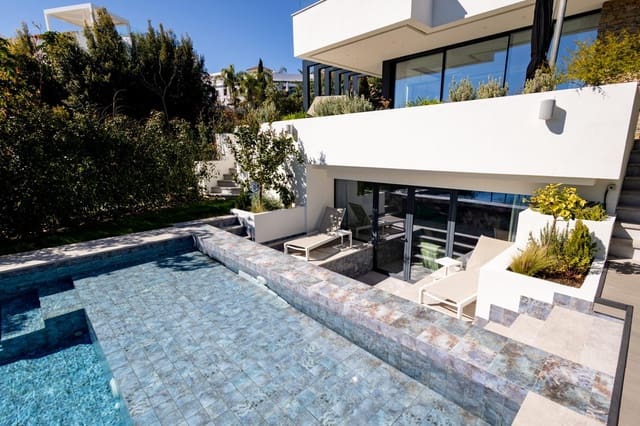 4 soveværelse Villa til salg i El Paraiso, Estepona med swimmingpool garage - € 1.995.000 (Ref: 9724895)