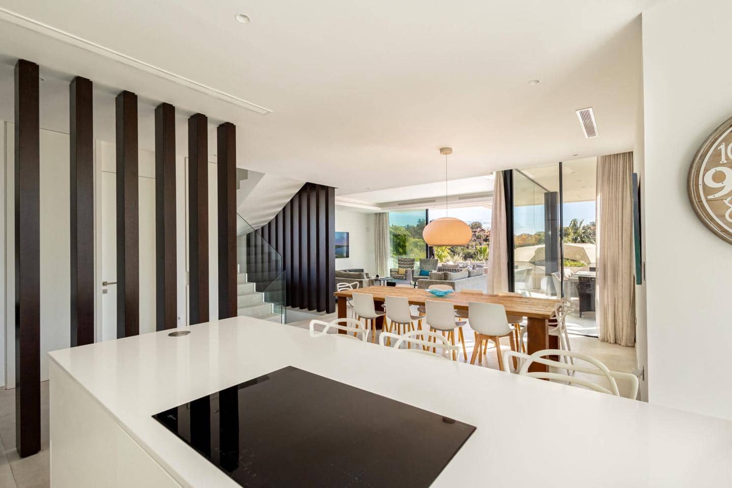 4 sypialnia Willa na sprzedaż w El Paraiso z basenem garażem - 1 995 000 € (Ref: 9724895)