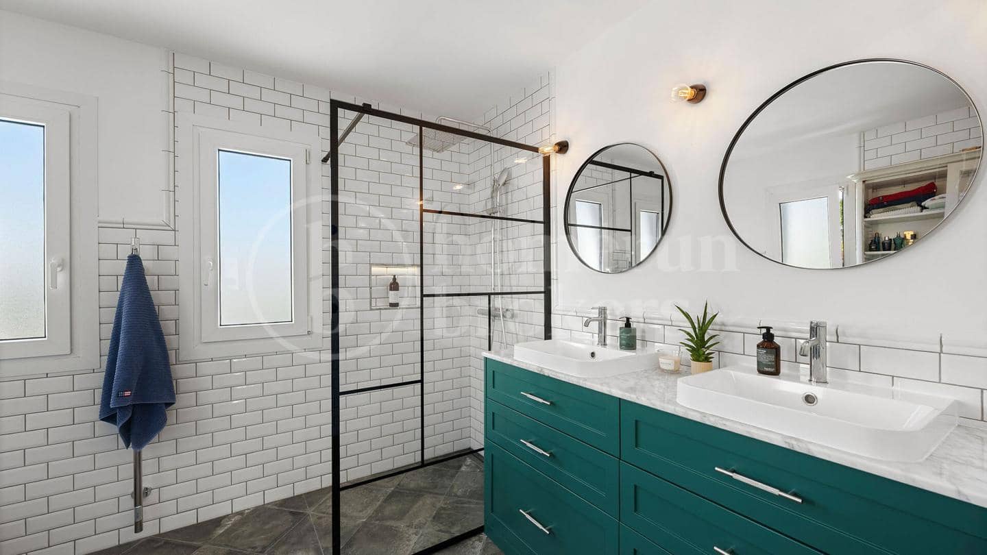 4 slaapkamer Villa te koop in Estepona met zwembad garage - € 1.690.000 (Ref: 9733444)