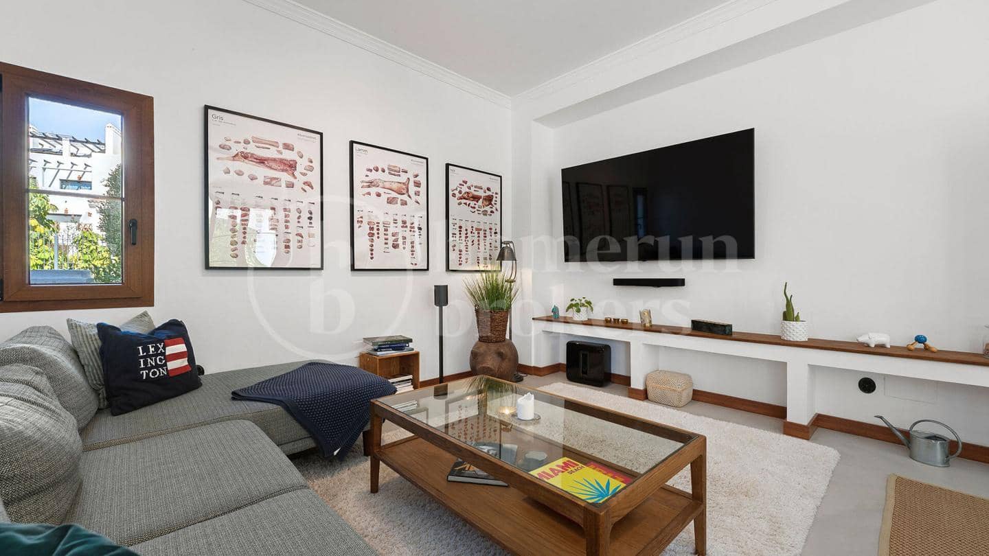 4 slaapkamer Villa te koop in Estepona met zwembad garage - € 1.690.000 (Ref: 9733444)