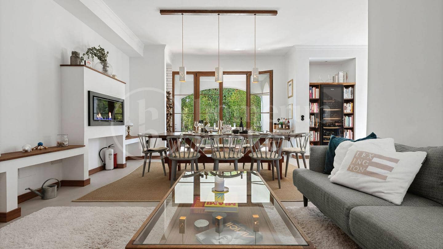 4 slaapkamer Villa te koop in Estepona met zwembad garage - € 1.690.000 (Ref: 9733444)