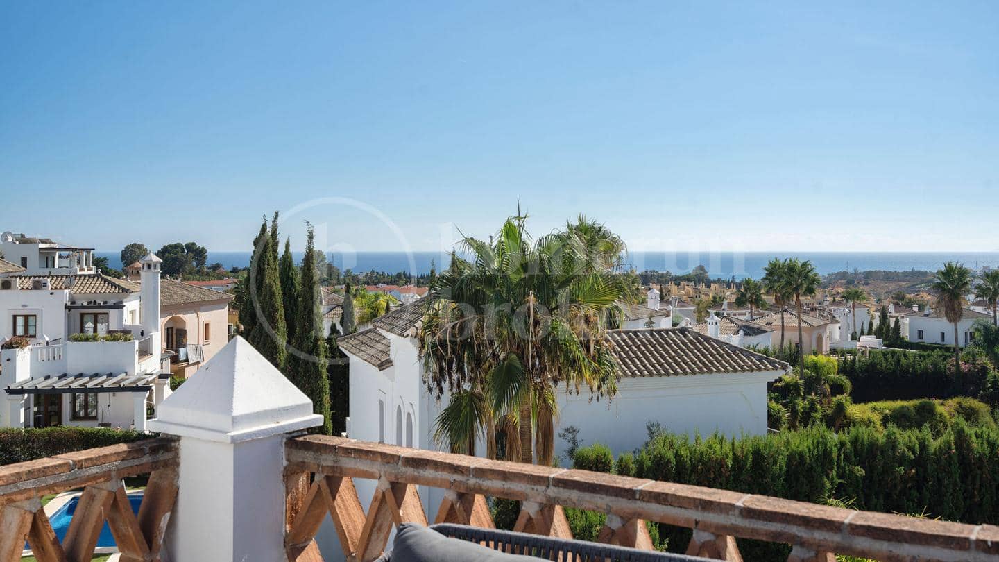 4 slaapkamer Villa te koop in Estepona met zwembad garage - € 1.690.000 (Ref: 9733444)