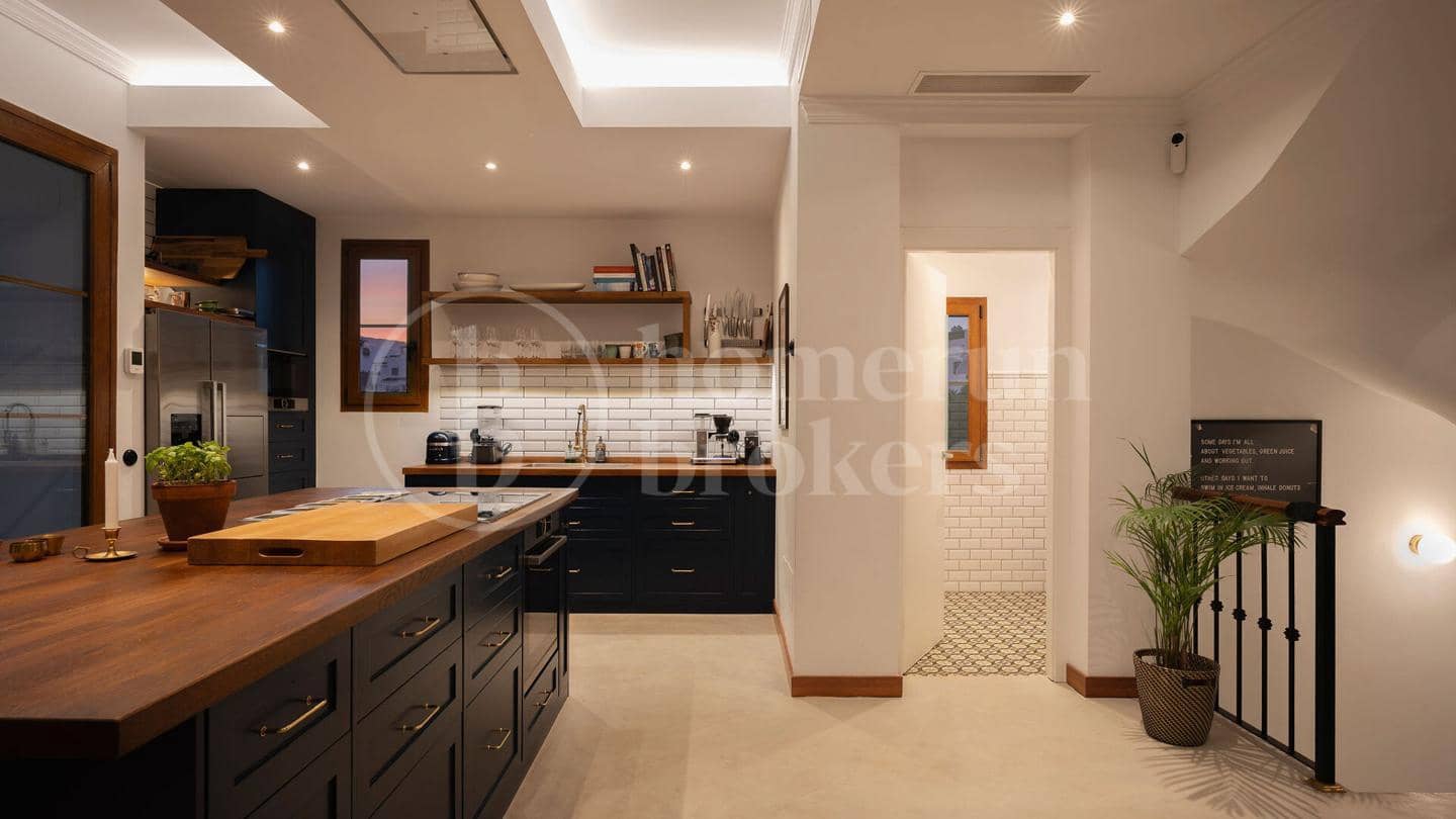 4 slaapkamer Villa te koop in Estepona met zwembad garage - € 1.690.000 (Ref: 9733444)