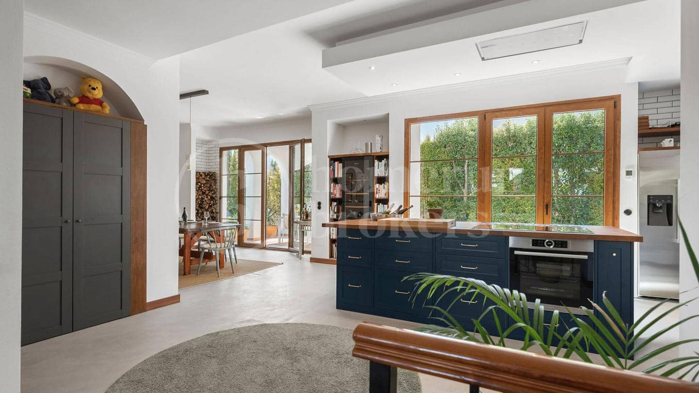 4 slaapkamer Villa te koop in Estepona met zwembad garage - € 1.690.000 (Ref: 9733444)