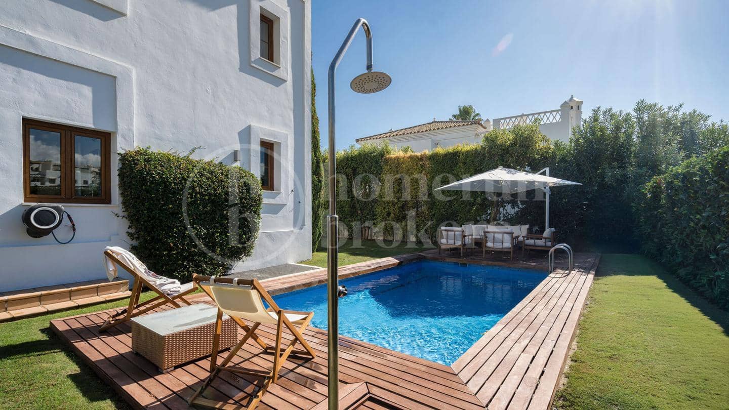 4 slaapkamer Villa te koop in Estepona met zwembad garage - € 1.690.000 (Ref: 9733444)