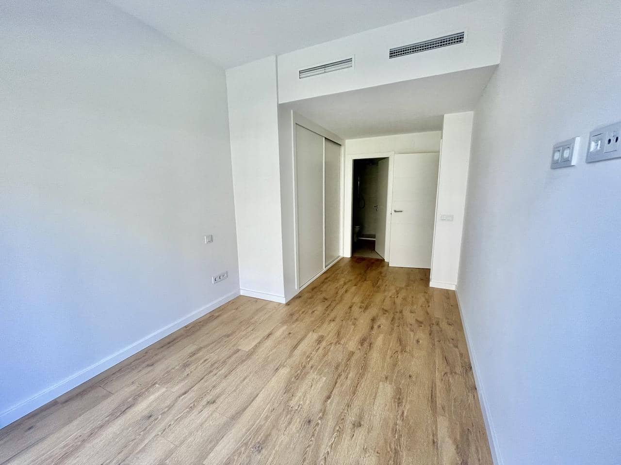 2 chambre Appartement à vendre à Estepona avec piscine garage - 635 000 € (Ref: 9753725)