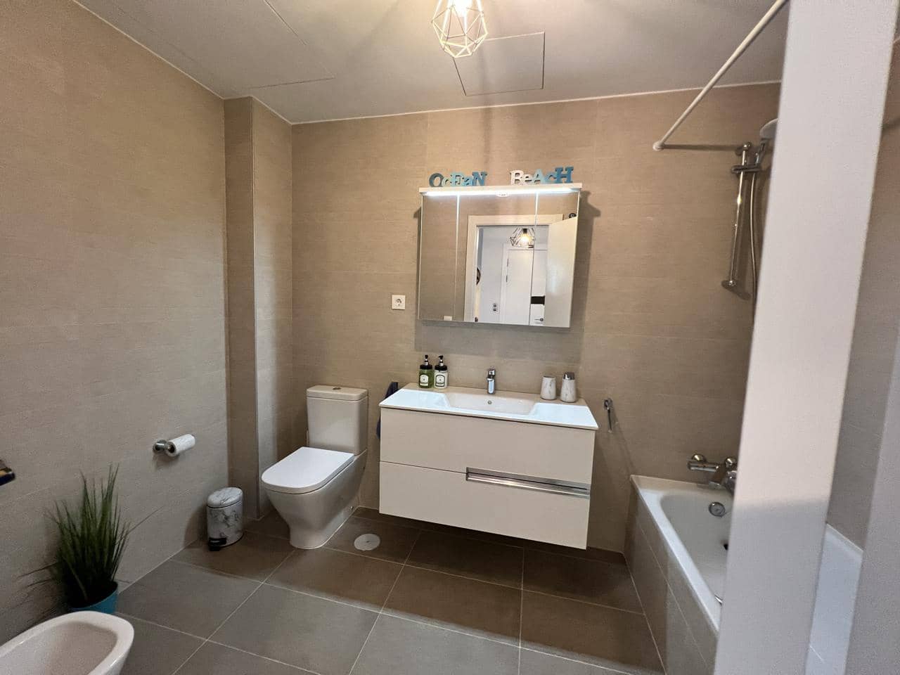 3 soveværelse Villa til salg i La Alcaidesa med swimmingpool garage - € 799.000 (Ref: 9755113)