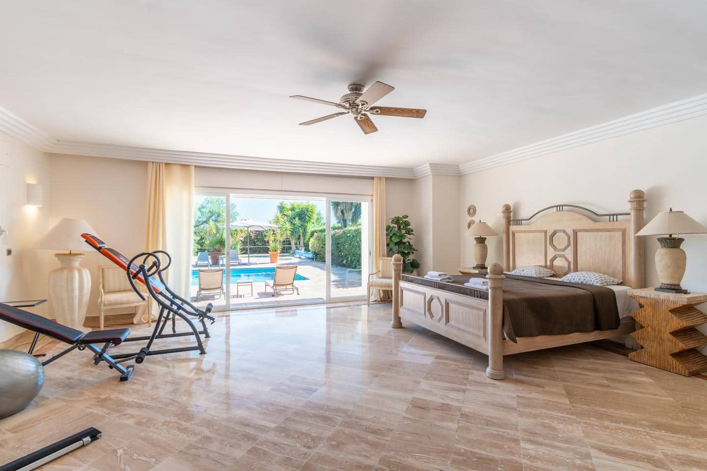 5 sovrum Villa till salu i Benahavis med pool garage - 4 499 000 € (Ref: 9782382)