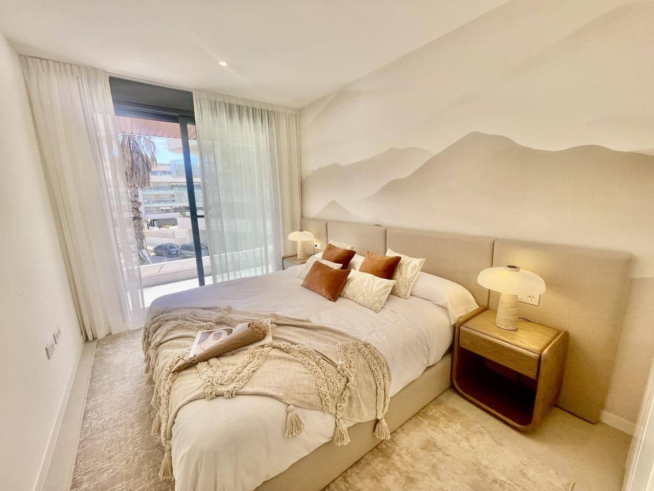 4 sypialnia Mieszkanie na sprzedaż w Marbella z basenem garażem - 1 495 000 € (Ref: 9787046)