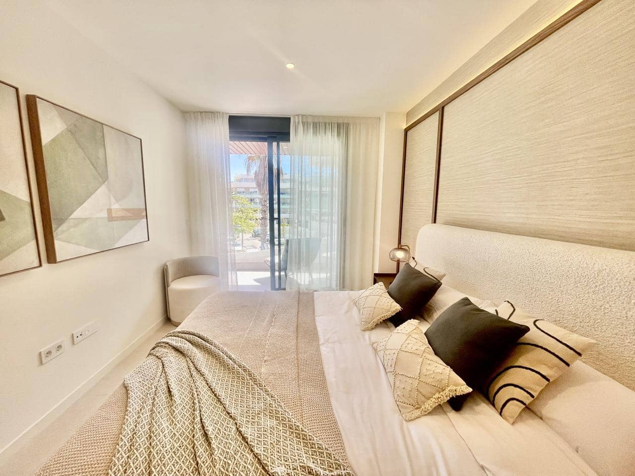 4 sypialnia Mieszkanie na sprzedaż w Marbella z basenem garażem - 1 495 000 € (Ref: 9787046)