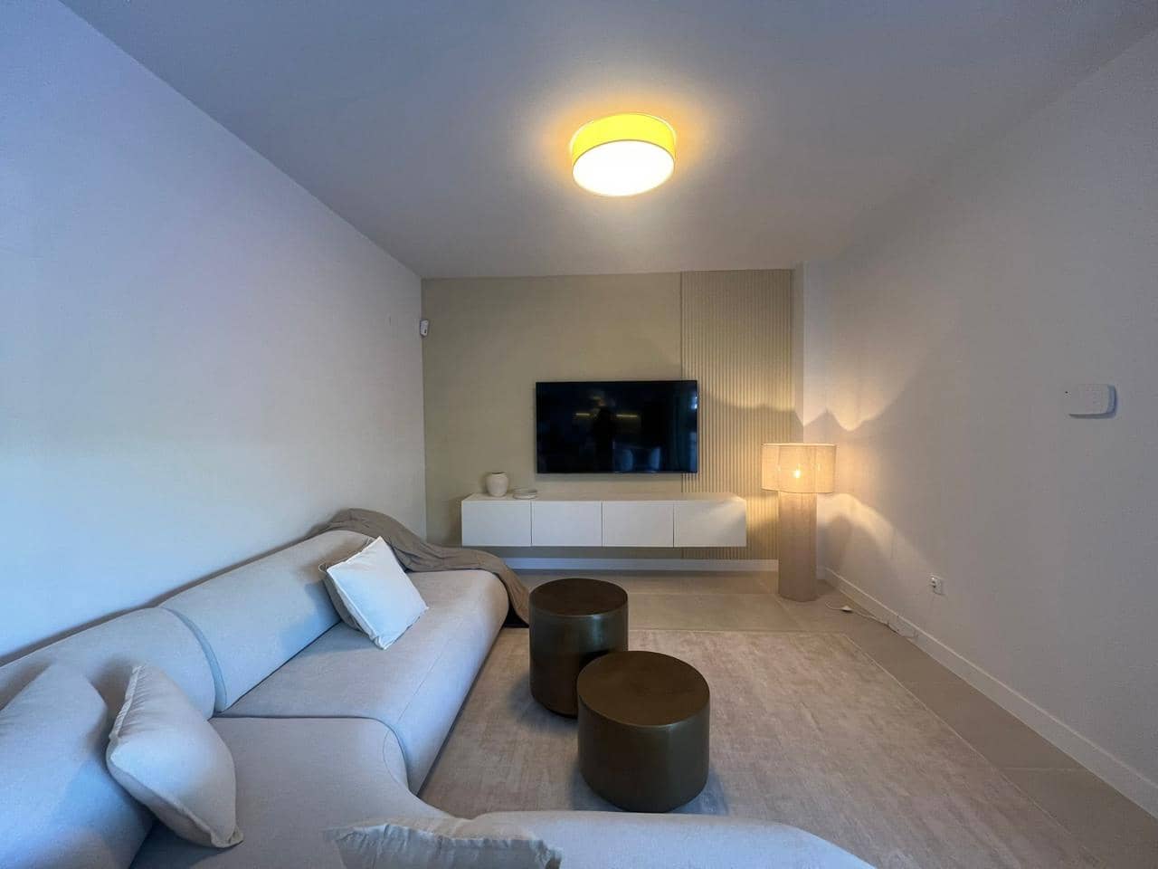 3 sypialnia Mieszkanie na sprzedaż w Casares z basenem garażem - 390 000 € (Ref: 9787048)