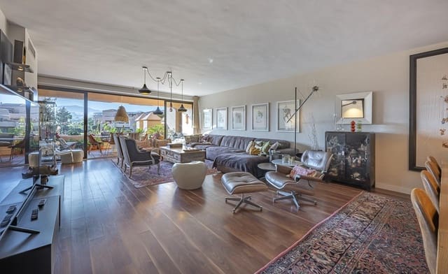 3 soverom Leilighet til salgs i El Paraiso, Estepona med svømmebasseng garasje - € 798 000 (Ref: 9787056)