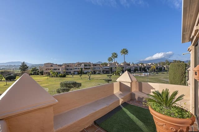 3 soverom Leilighet til salgs i El Paraiso, Estepona med svømmebasseng garasje - € 798 000 (Ref: 9787056)