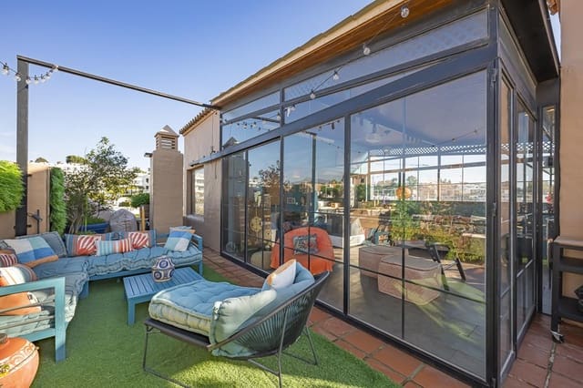 3 soverom Leilighet til salgs i El Paraiso, Estepona med svømmebasseng garasje - € 798 000 (Ref: 9787056)