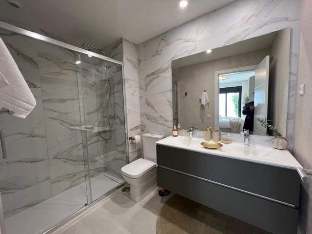 Piso de 3 habitaciones en Casares Golf - Casares del Sol, Casares en venta con piscina garaje - 621.000 € (Ref: 9787599)