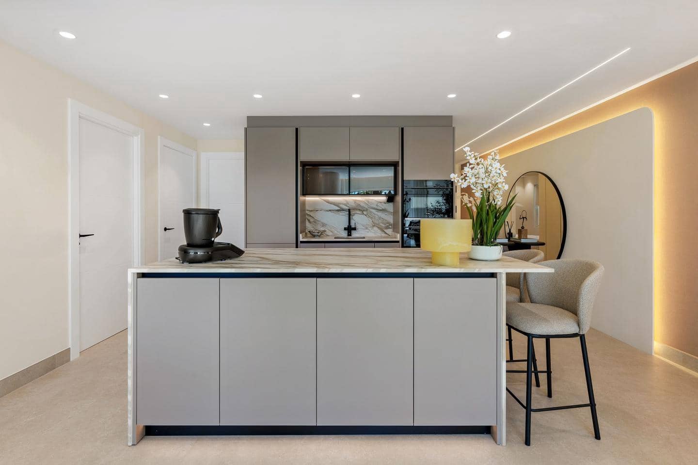 3 slaapkamer Flat te koop in Costalita met zwembad garage - € 1.495.000 (Ref: 9798230)