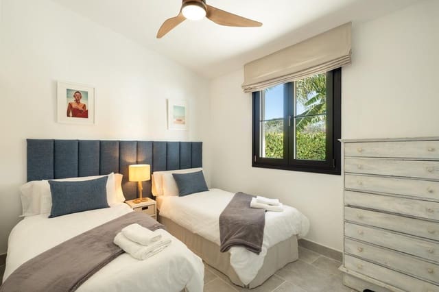 8 quarto Moradia para venda em Guadalmina Alta, Marbella com piscina garagem - 3 950 000 € (Ref: 9803854)