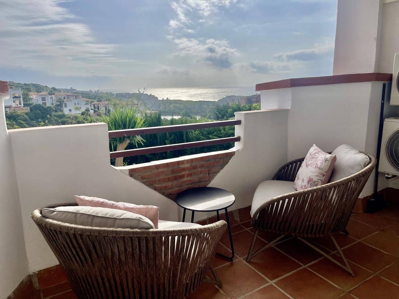 3 bedroom Flat for sale in La Alcaidesa with pool garage - € 495,000 (Ref: 9824547)