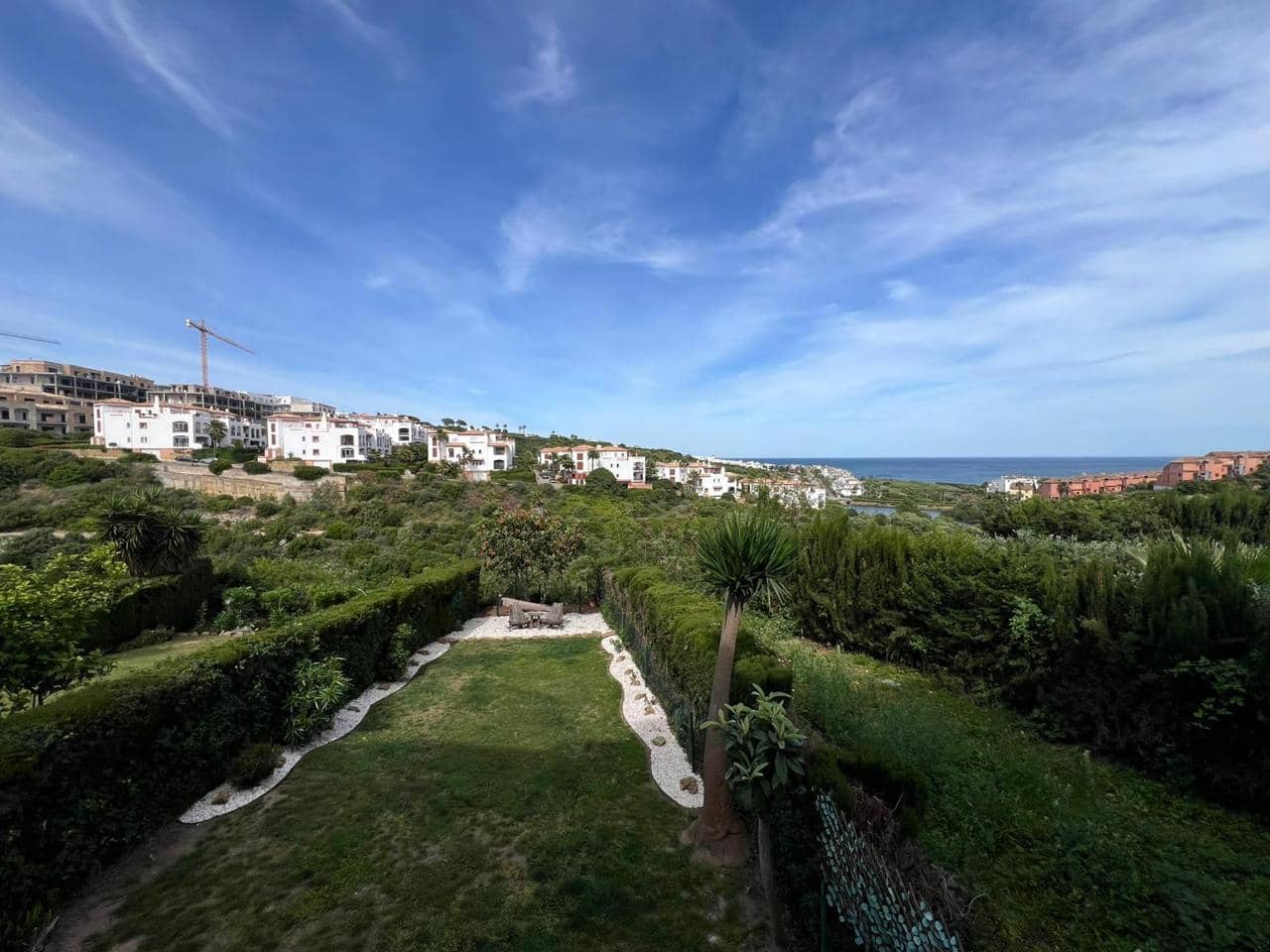 3 bedroom Flat for sale in La Alcaidesa with pool garage - € 495,000 (Ref: 9824547)