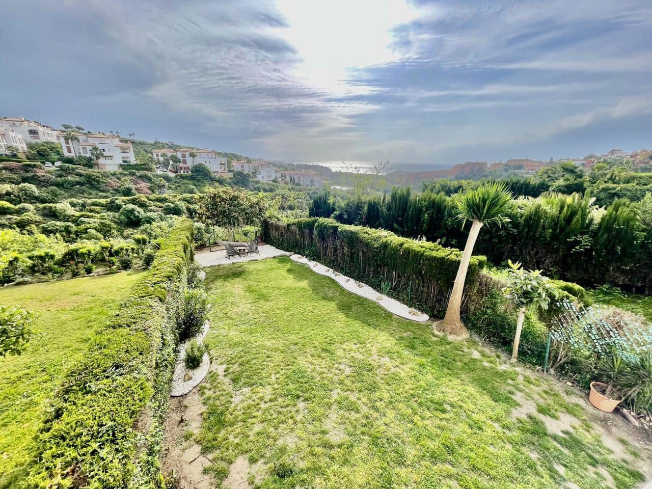 3 bedroom Flat for sale in La Alcaidesa with pool garage - € 495,000 (Ref: 9824547)