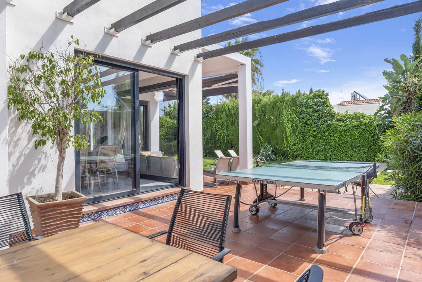 6 quarto Moradia para venda em Marbella com piscina garagem - 1 400 000 € (Ref: 9850437)