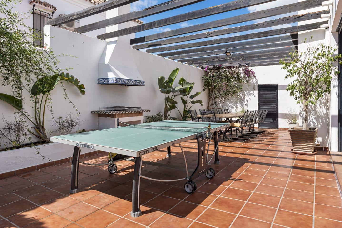 6 quarto Moradia para venda em Marbella com piscina garagem - 1 400 000 € (Ref: 9850437)