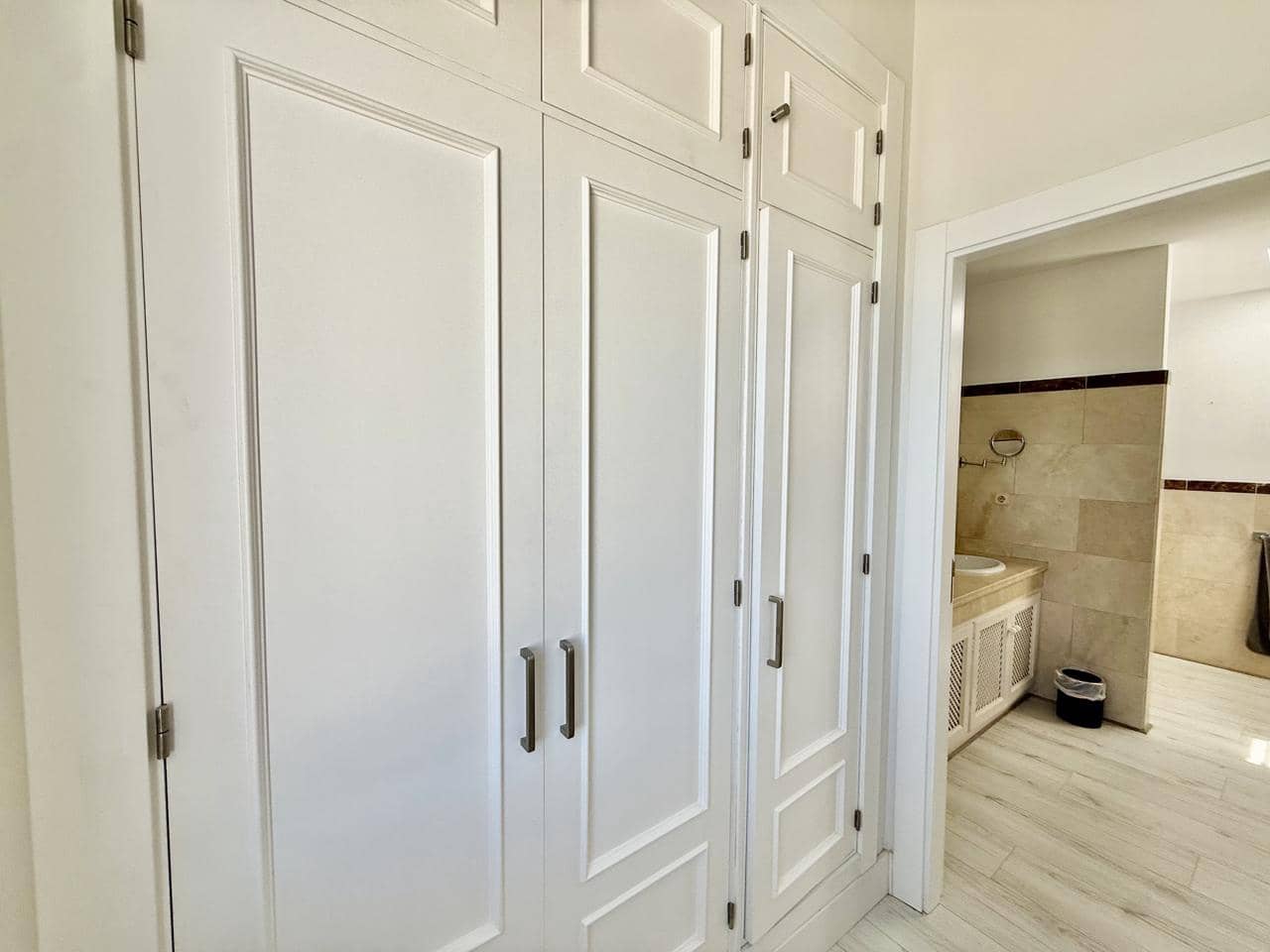 3 bedroom Flat for sale in Bahia de Casares with pool garage - € 995,000 (Ref: 9866379)