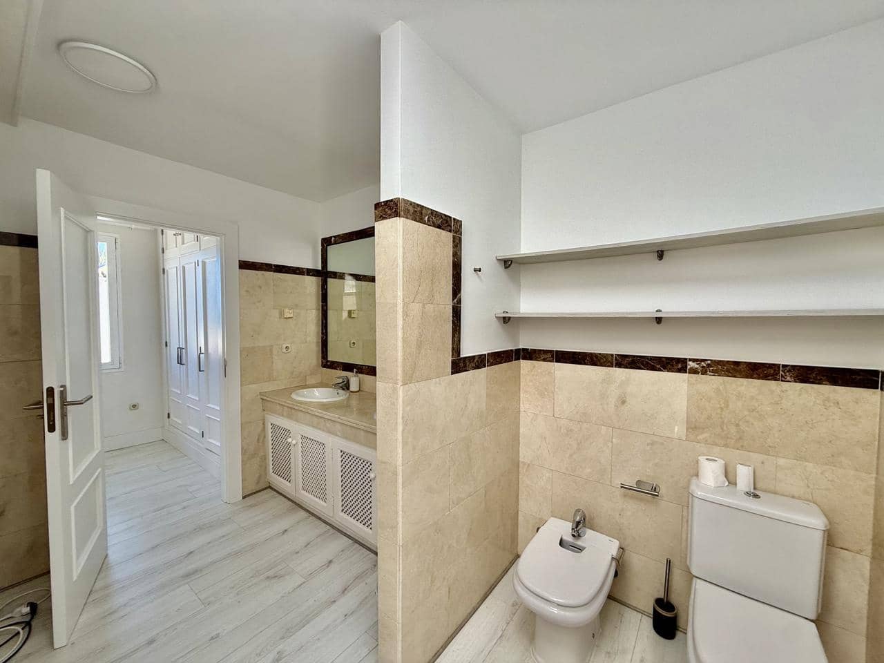 3 bedroom Flat for sale in Bahia de Casares with pool garage - € 995,000 (Ref: 9866379)
