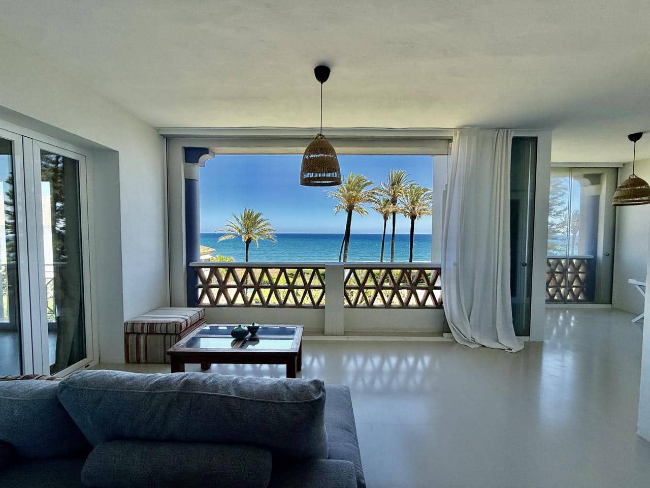 3 bedroom Flat for sale in Bahia de Casares with pool garage - € 995,000 (Ref: 9866379)