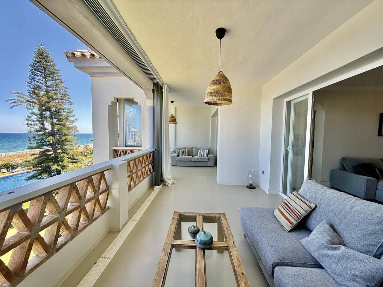 3 bedroom Flat for sale in Bahia de Casares with pool garage - € 995,000 (Ref: 9866379)