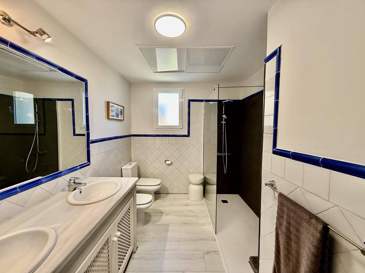 3 bedroom Flat for sale in Bahia de Casares with pool garage - € 995,000 (Ref: 9866379)