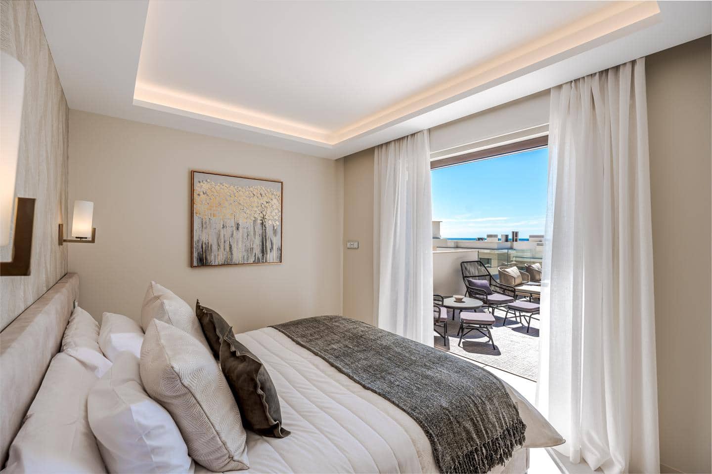 3 bedroom Flat for sale in Estepona with pool garage - € 1,895,000 (Ref: 9867624)