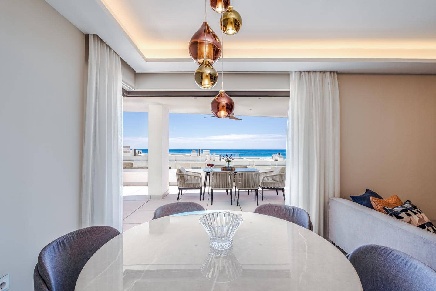 3 bedroom Flat for sale in Estepona with pool garage - € 1,895,000 (Ref: 9867624)