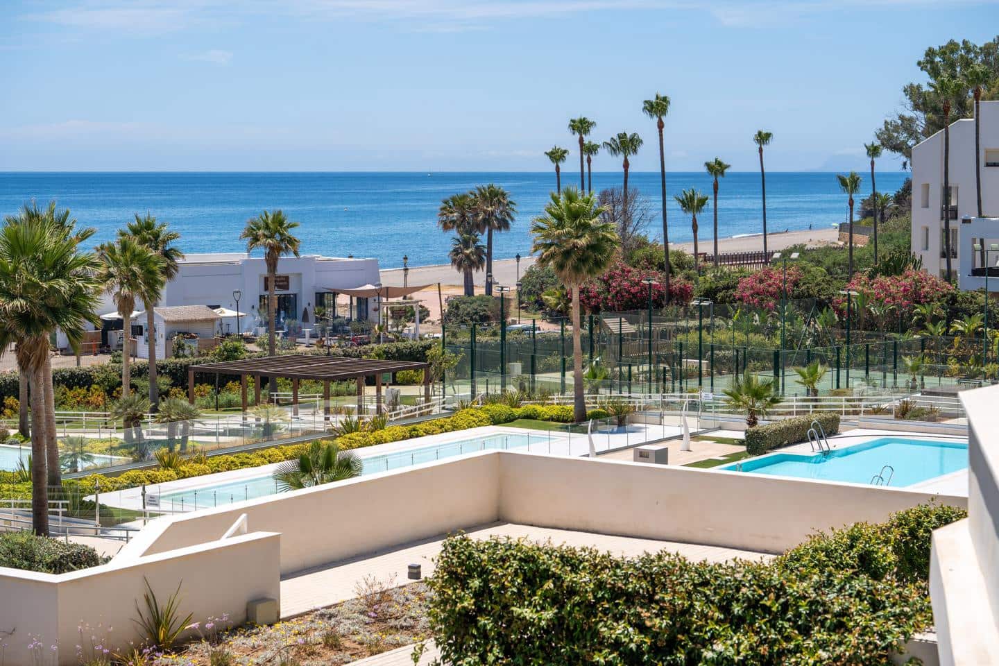 3 bedroom Flat for sale in Estepona with pool garage - € 1,895,000 (Ref: 9867624)