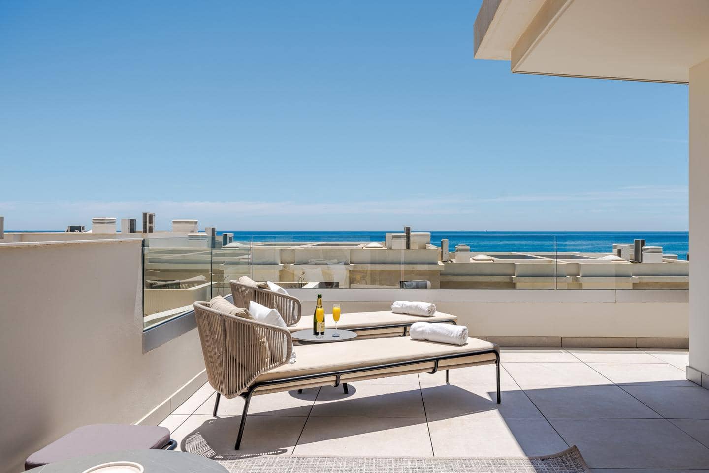 3 bedroom Flat for sale in Estepona with pool garage - € 1,895,000 (Ref: 9867624)
