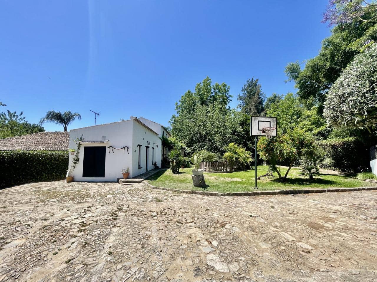 5 bedroom Finca/Country House for sale in Jimena de la Frontera with pool garage - € 890,000 (Ref: 9868145)