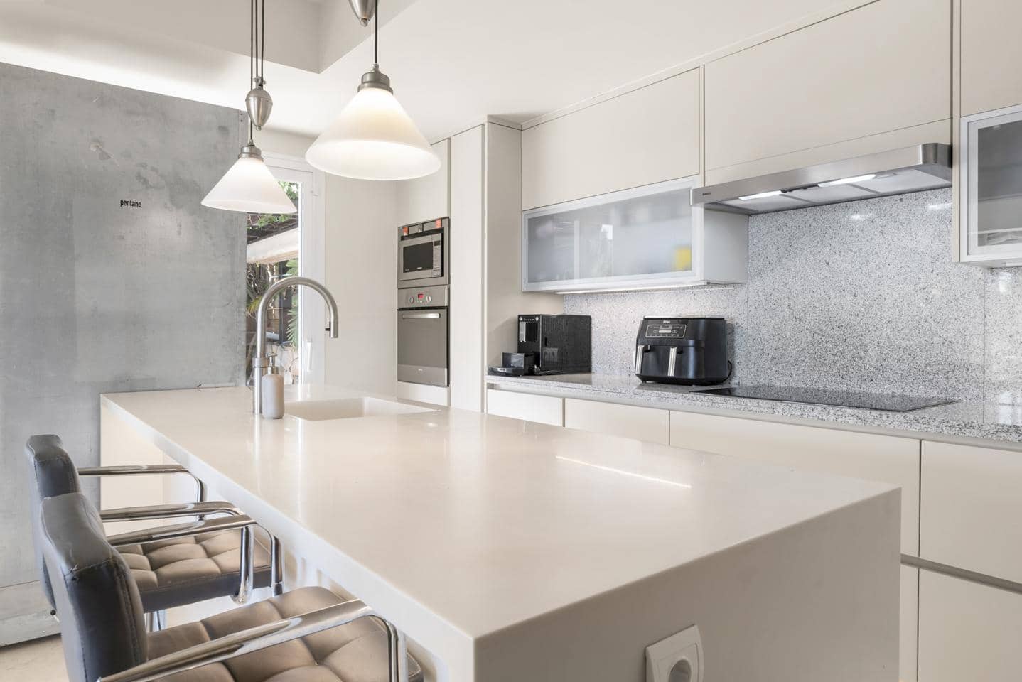 4 sypialnia Willa na sprzedaż w Manilva z basenem garażem - 1 499 000 € (Ref: 9877420)